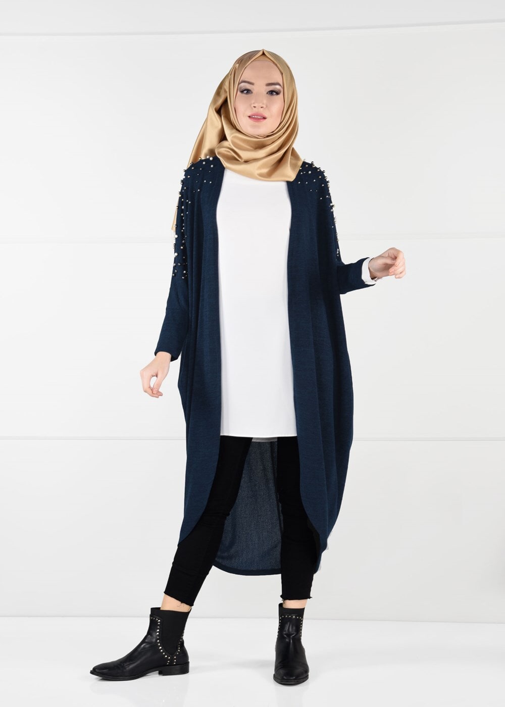 Tesettür giyim LACİVERT İNCİ DETAYLI YARASA KOL HIRKA 80651