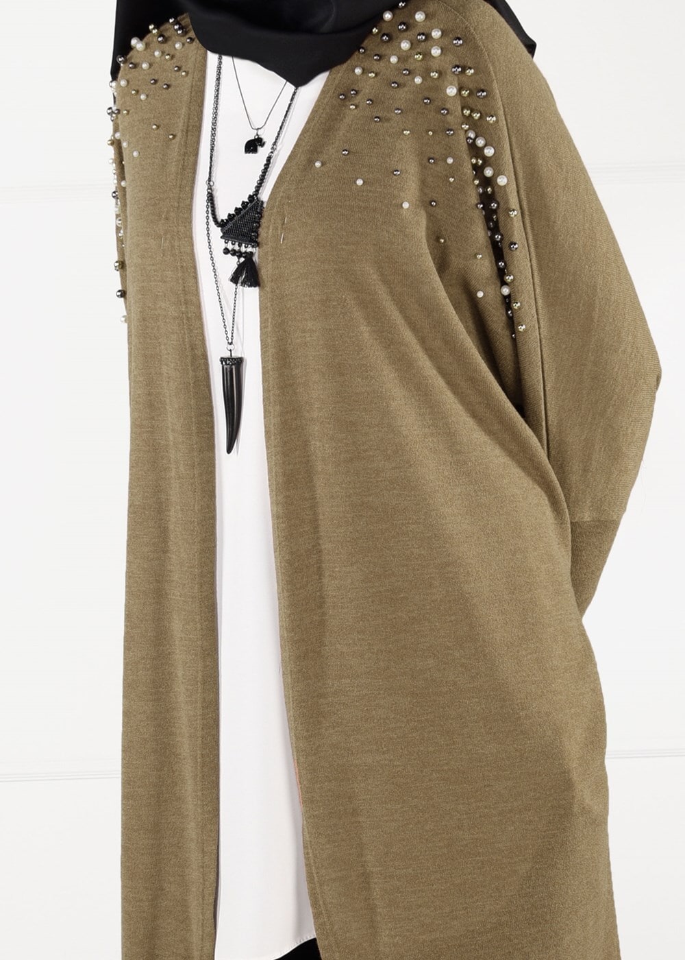 Tesettür giyim TABA İNCİ DETAYLI YARASA KOL HIRKA 80651