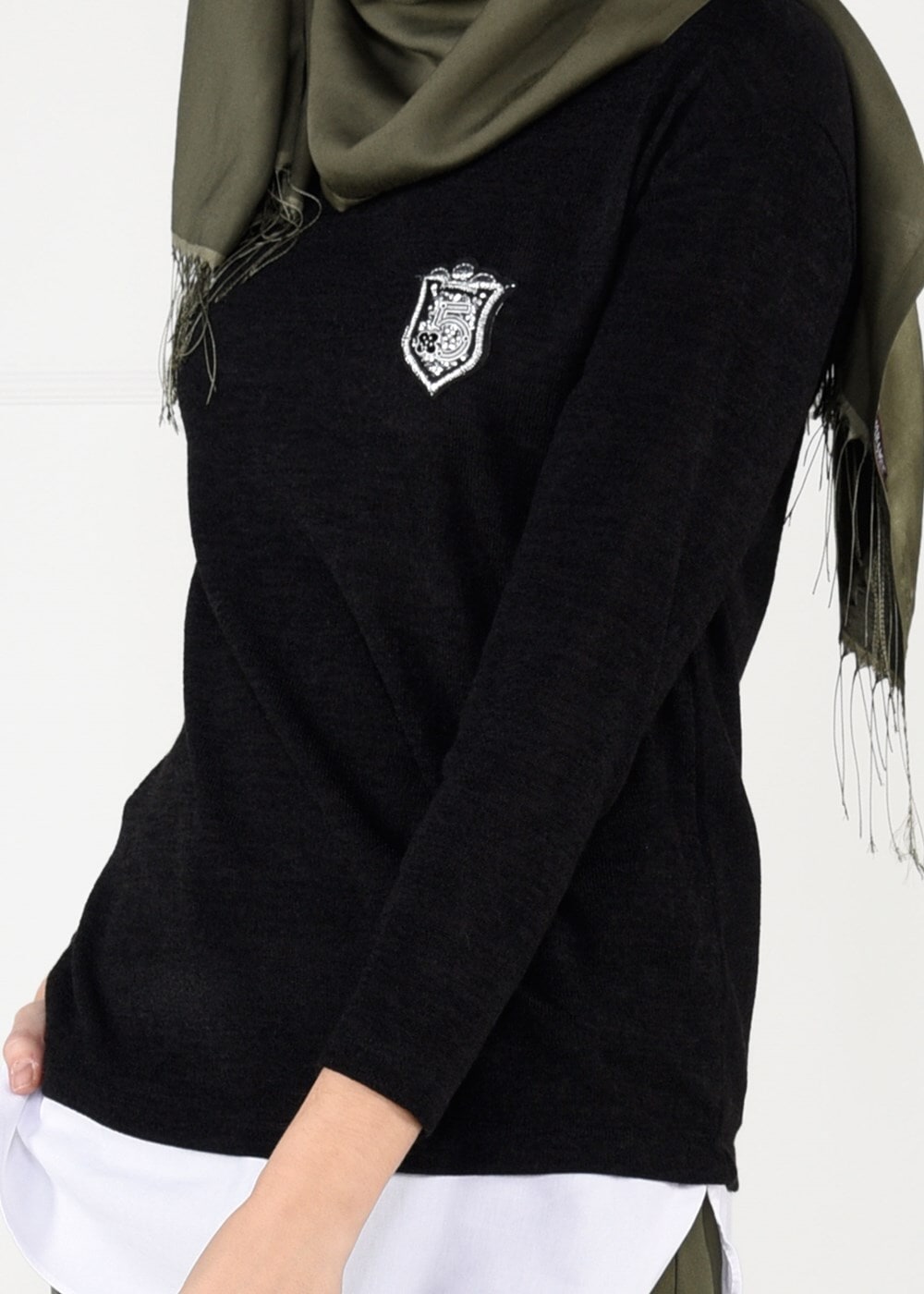 Tesettür giyim SİYAH ARMA DETAYLI TUNİK 87451