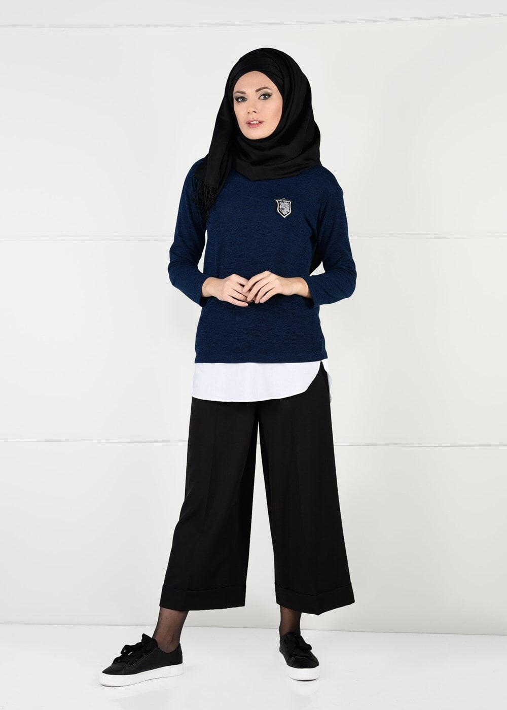 Tesettür giyim LACİVERT ARMA DETAYLI TUNİK 87451