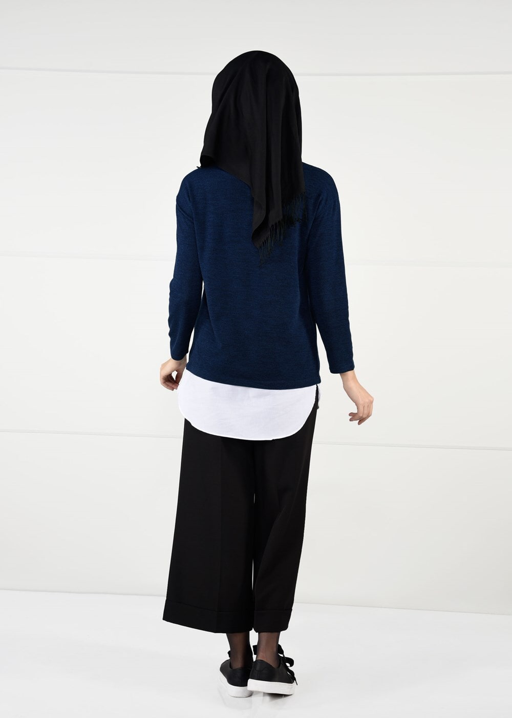 Tesettür giyim LACİVERT ARMA DETAYLI TUNİK 87451