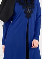 Tesettür giyim LACİVERT GÜPÜRLÜ ÖNÜ YIRTMAÇLI TUNİK 2611	