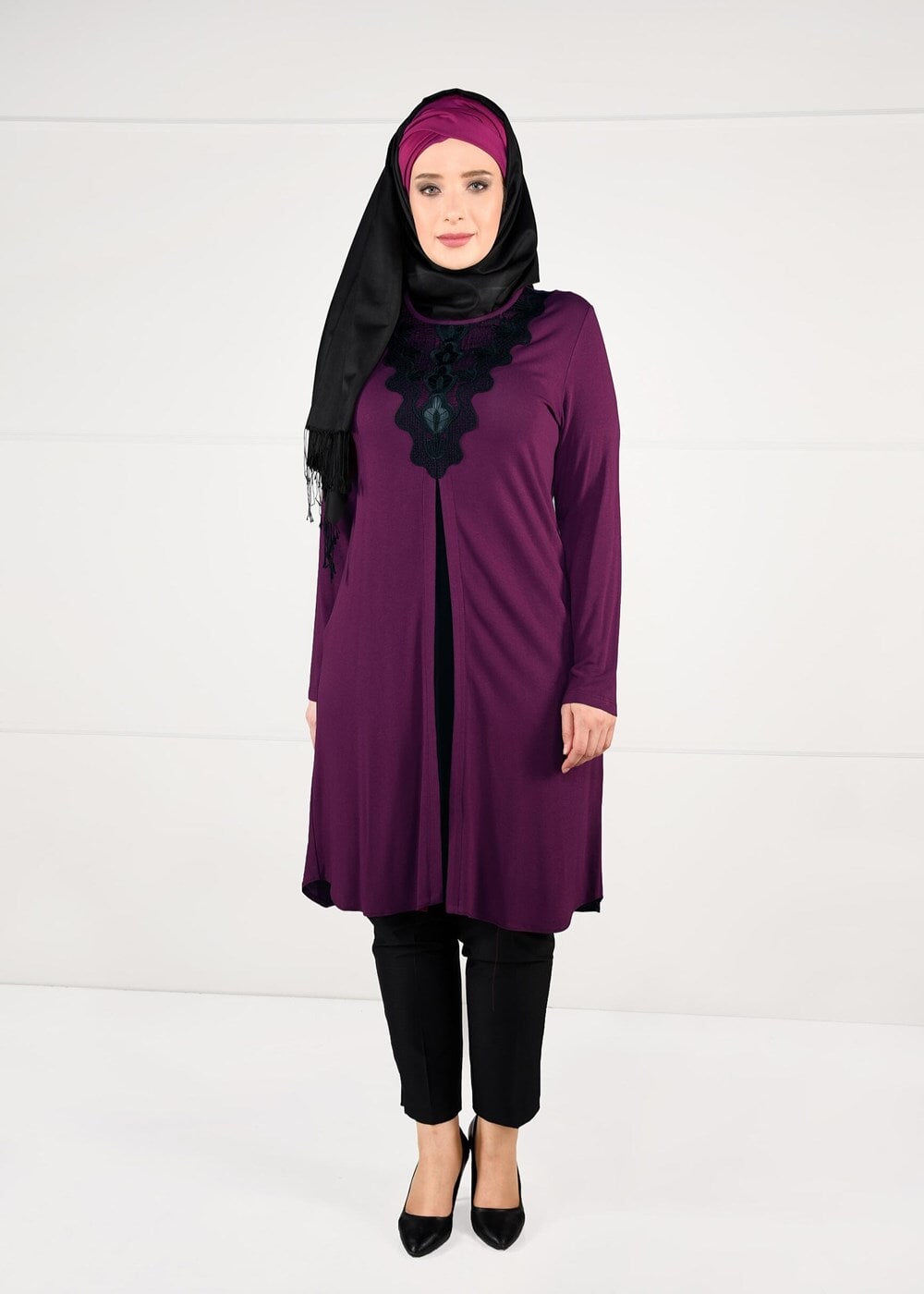 Tesettür giyim MOR GÜPÜRLÜ ÖNÜ YIRTMAÇLI TUNİK 2611	