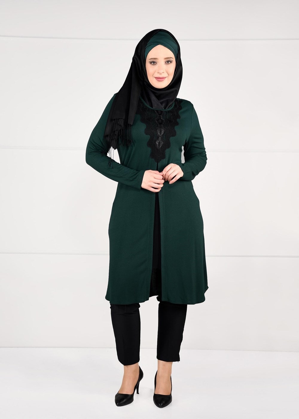 Tesettür giyim YEŞİL GÜPÜRLÜ ÖNÜ YIRTMAÇLI TUNİK 2611	