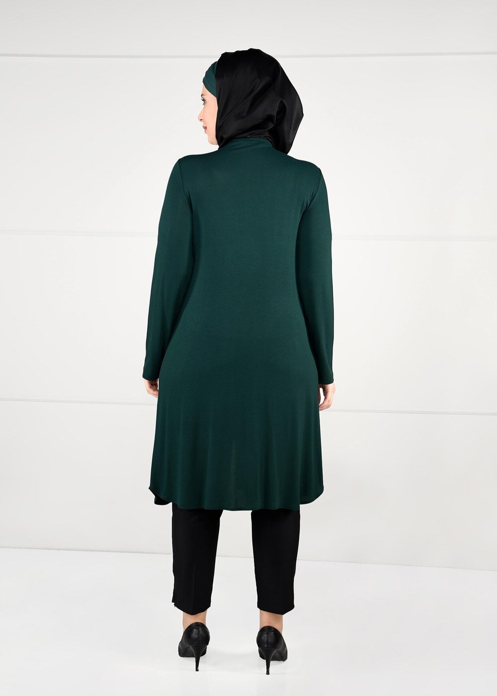 Tesettür giyim YEŞİL GÜPÜRLÜ ÖNÜ YIRTMAÇLI TUNİK 2611	