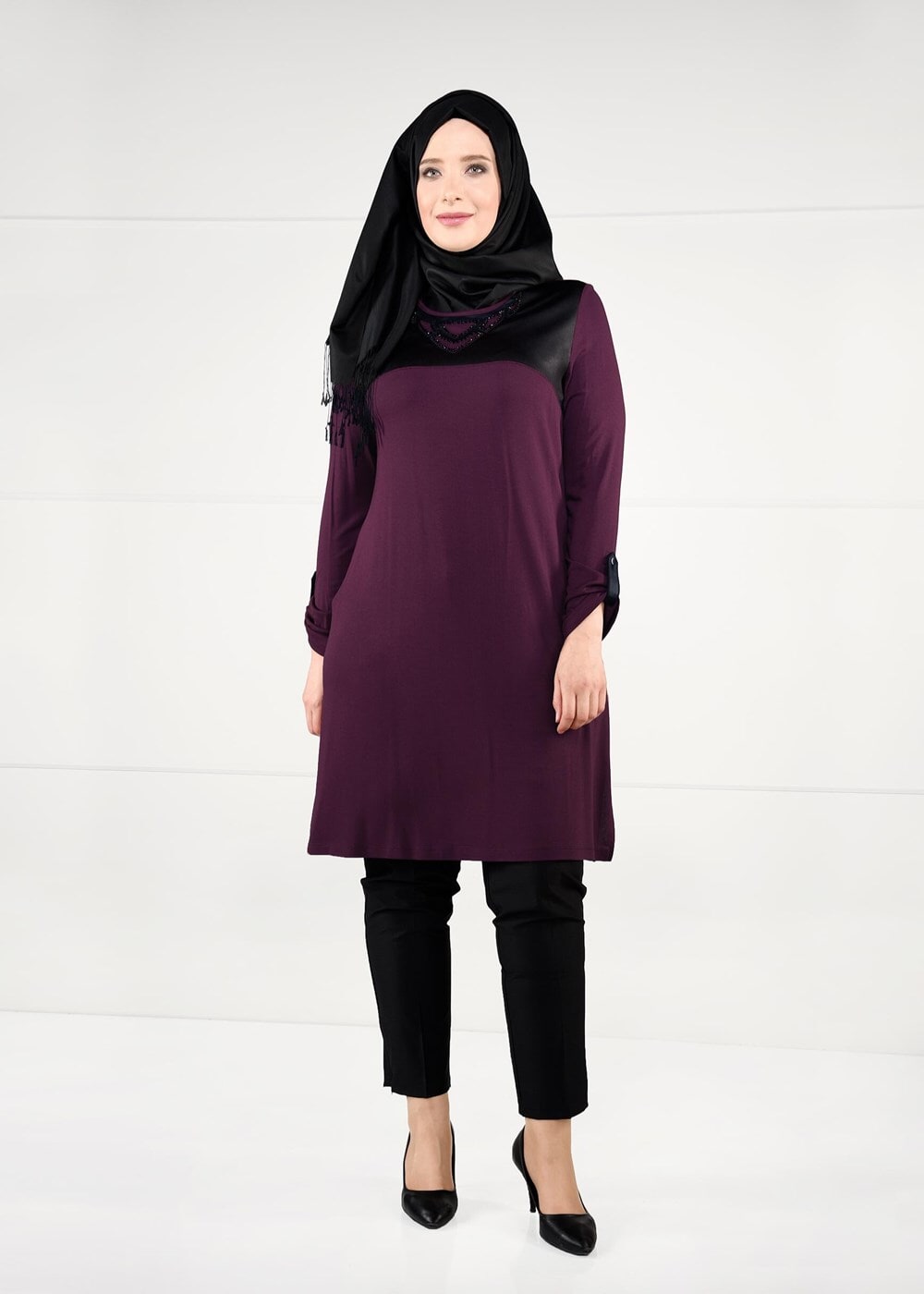 Tesettür giyim MOR YAKASI BONCUK İŞLEMELİ ÖRME TUNİK 2612 