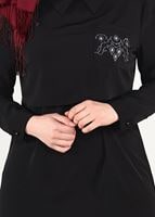 Tesettür giyim SİYAH CEBİ NAKIŞLI KREP TUNİK 2624