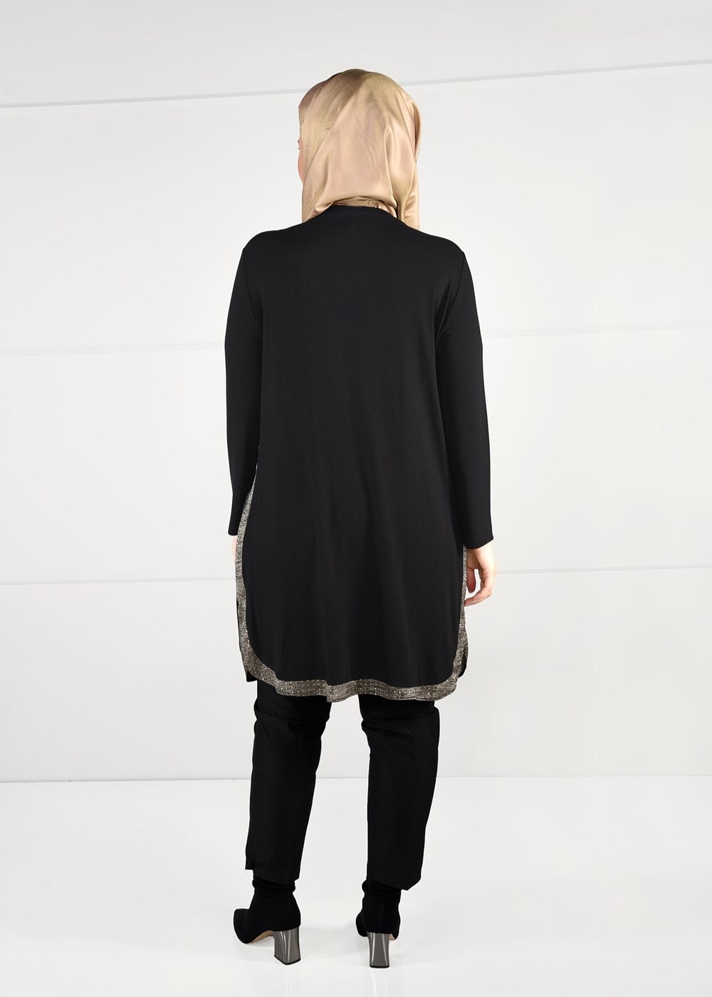 Tesettür giyim SİYAH YANLARI ŞERİTLİ PENYE TUNİK 2638