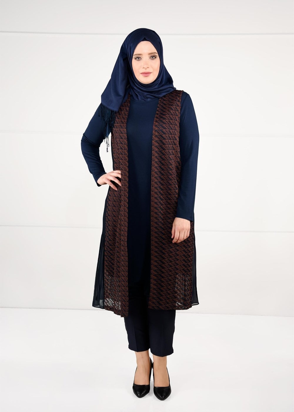 Vêtements hijab TABA TUNIQUE & VESTE EN DENTELLE 2640