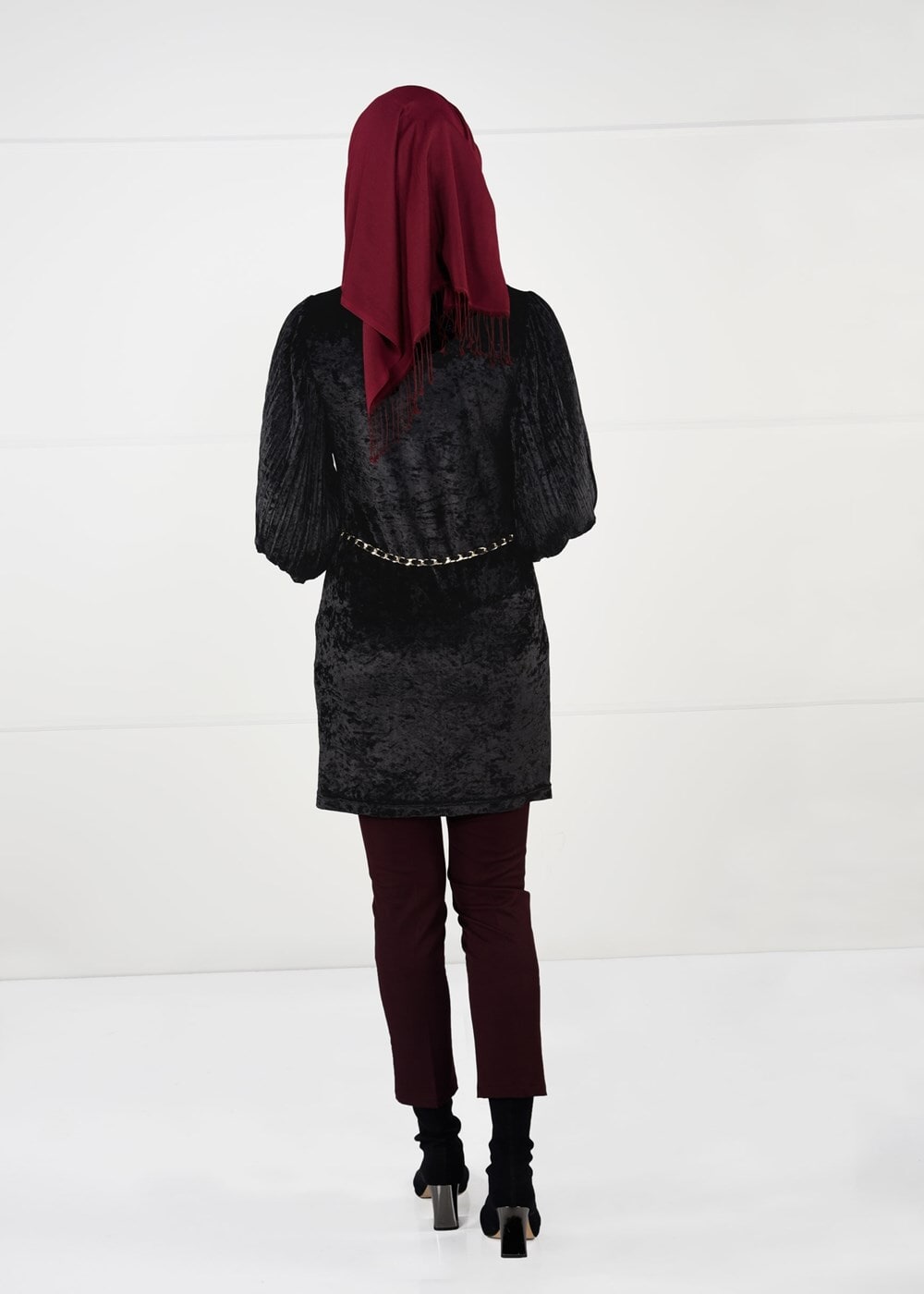 Tesettür giyim SİYAH KOLLARI PİLİSELİ KADİFE TUNİK 4098