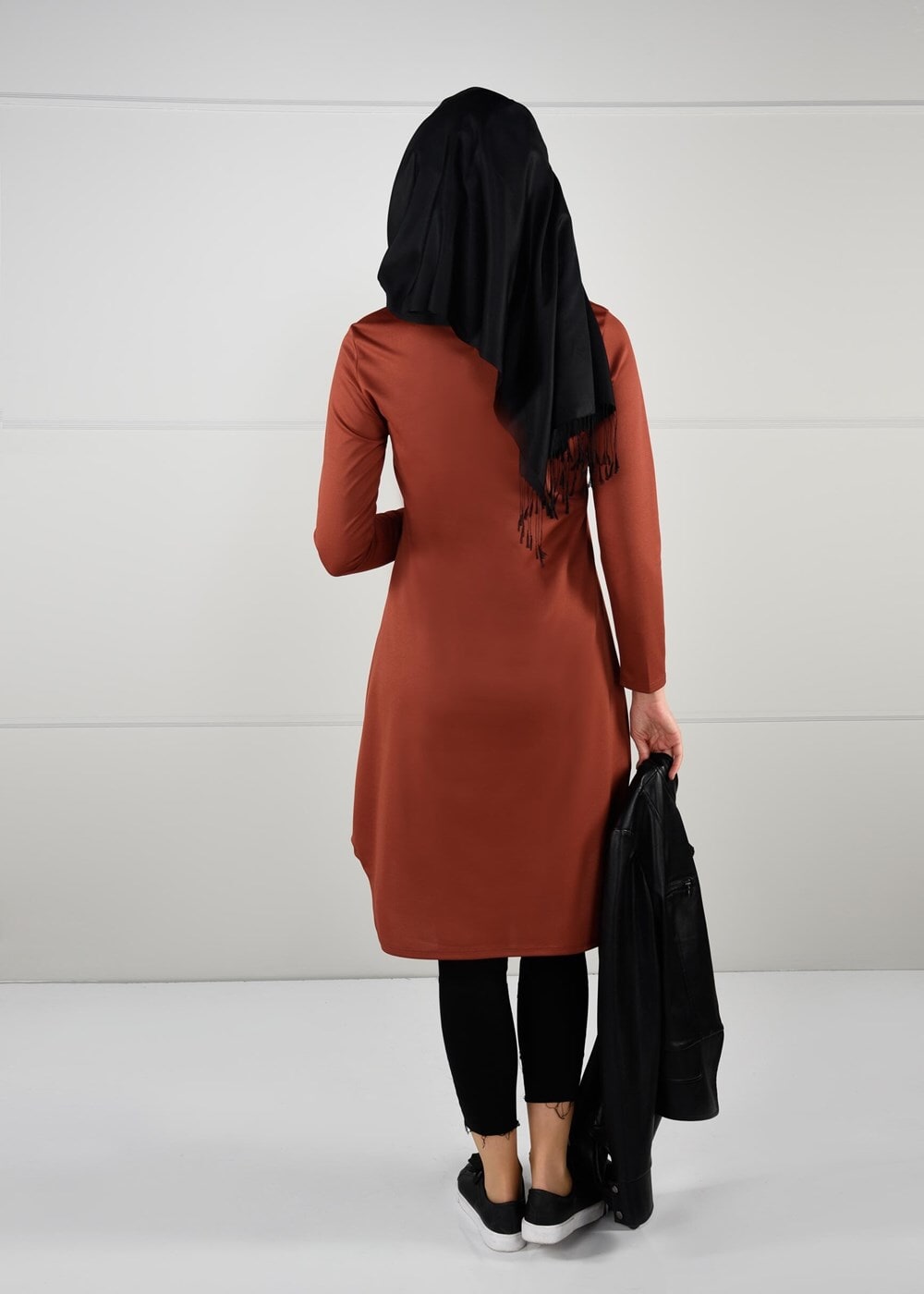 Tesettür giyim TURUNCU DERİ CEPLİ ÇİÇEK NAKIŞLI TUNİK 4151 