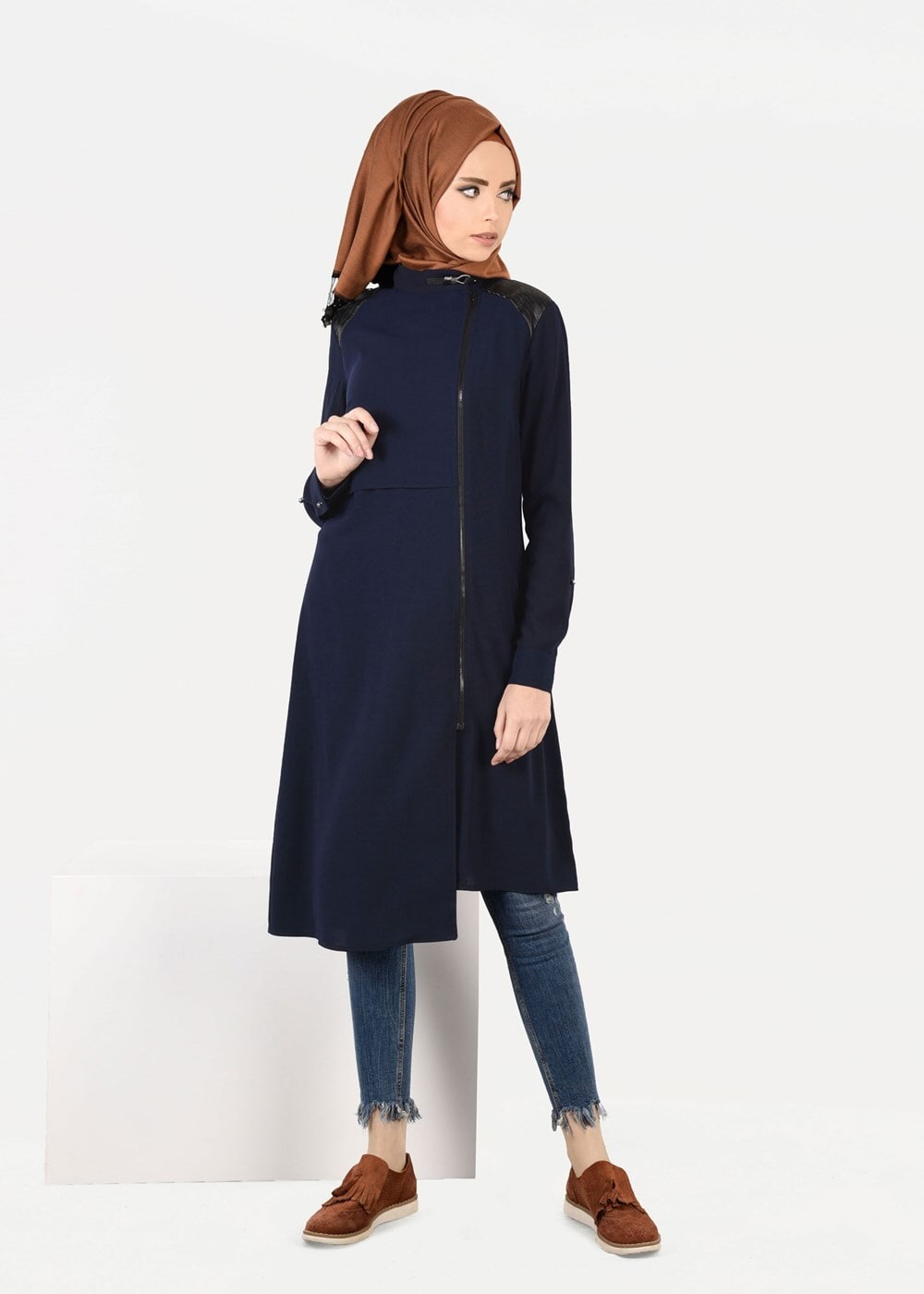 Tesettür giyim LACİVERT ASİMETRİK KESİM FERMUARLI TUNİK 4741