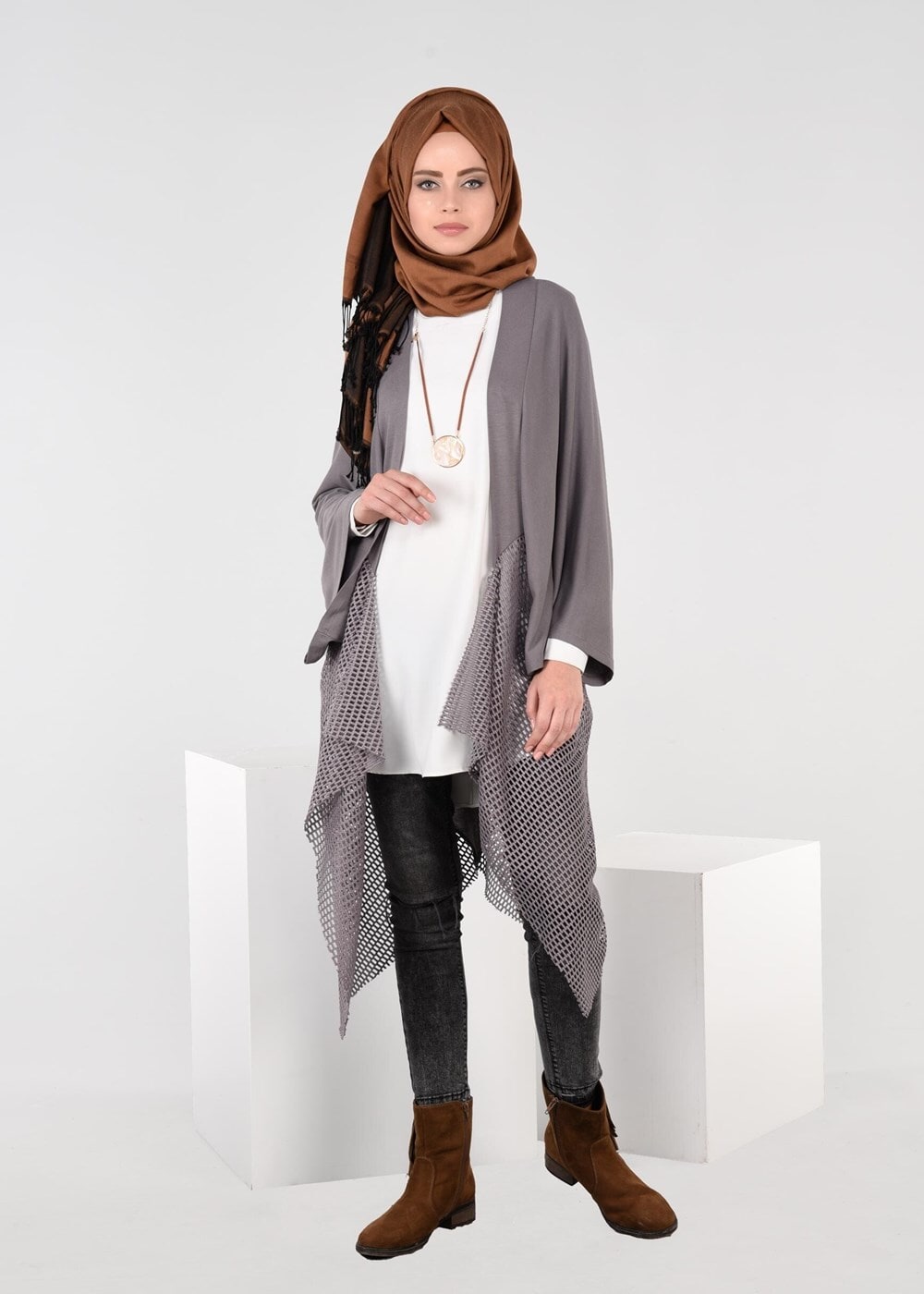 Tesettür giyim GRİ FİLE DETAYLI ASİMETRİK KESİM TUNİK 4854