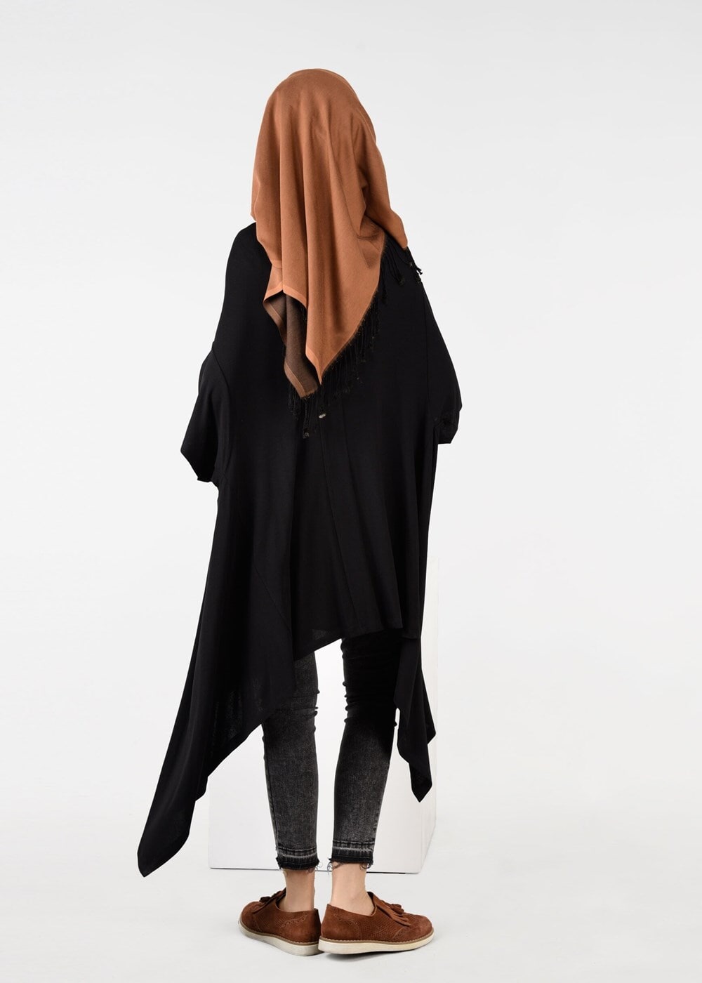 Tesettür giyim SİYAH ASİMETRİK KESİM SALAŞ TUNİK 4886 