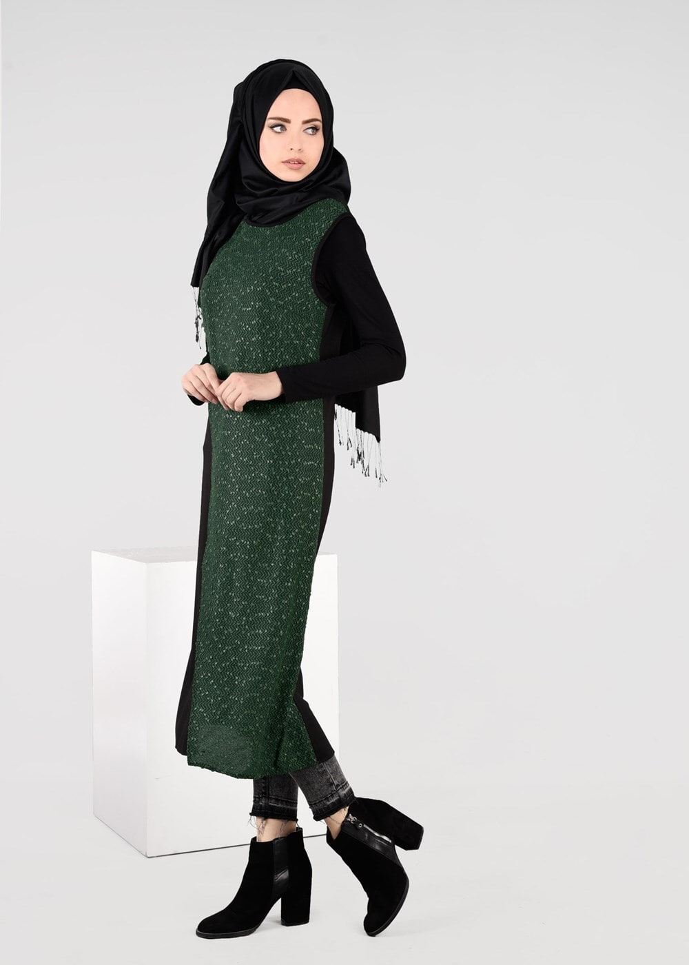 Tesettür giyim YEŞİL DESENLİ TUNİK 4978