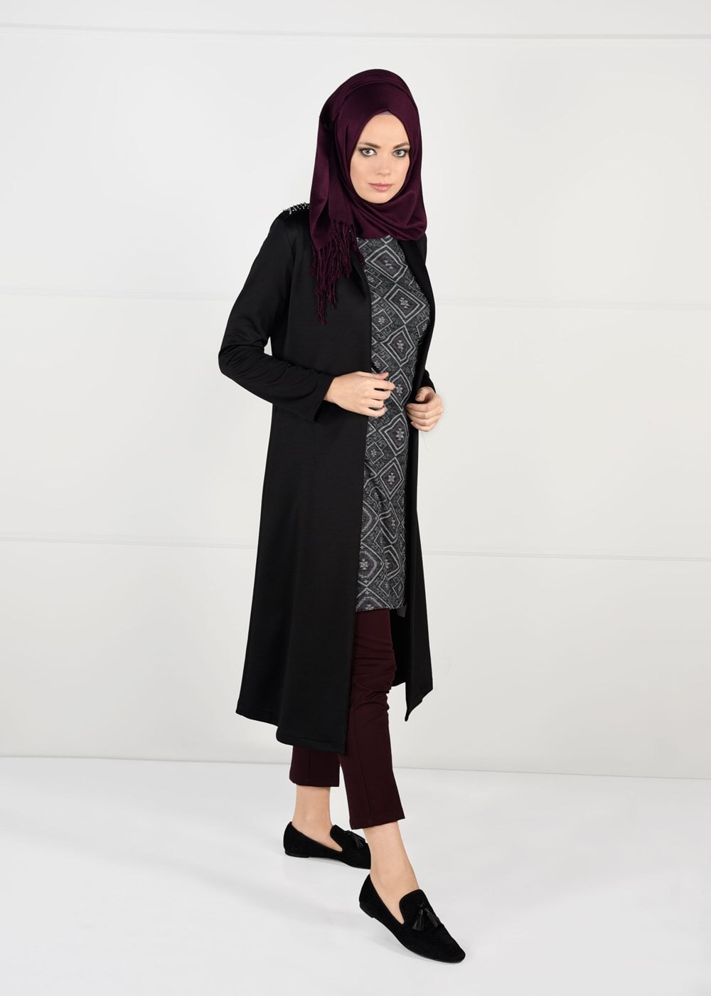 Tesettür giyim SİYAH OMUZLARI BONCUK İŞLEMELİ 2Lİ TUNİK TAKIM 6057