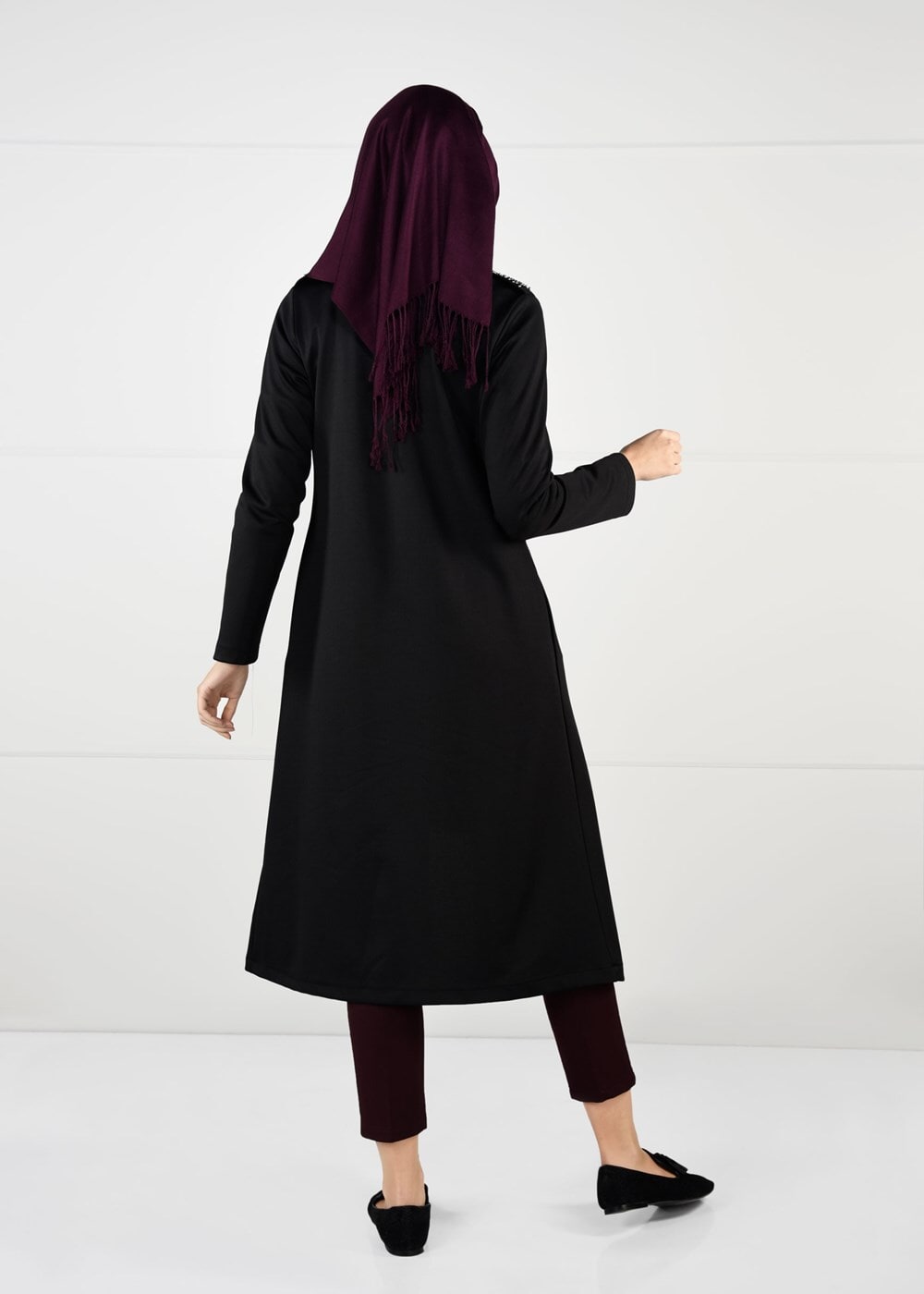 Tesettür giyim SİYAH OMUZLARI BONCUK İŞLEMELİ 2Lİ TUNİK TAKIM 6057