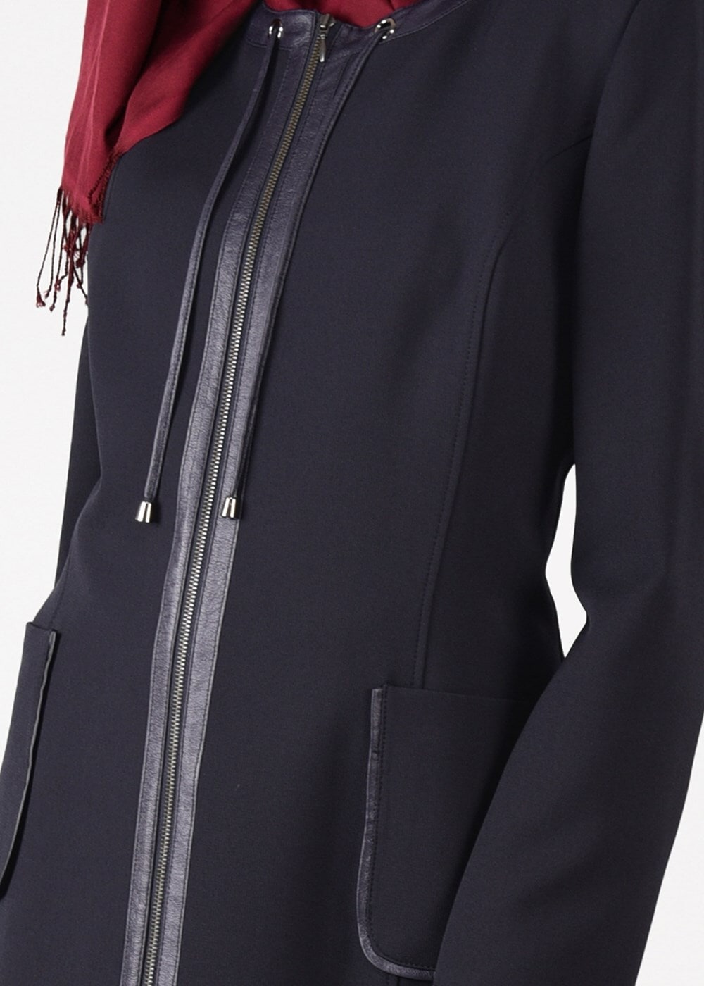 Tesettür giyim LACİVERT BİYE DETAYLI YAKASI BAĞCIKLI TRENÇKOT 1871