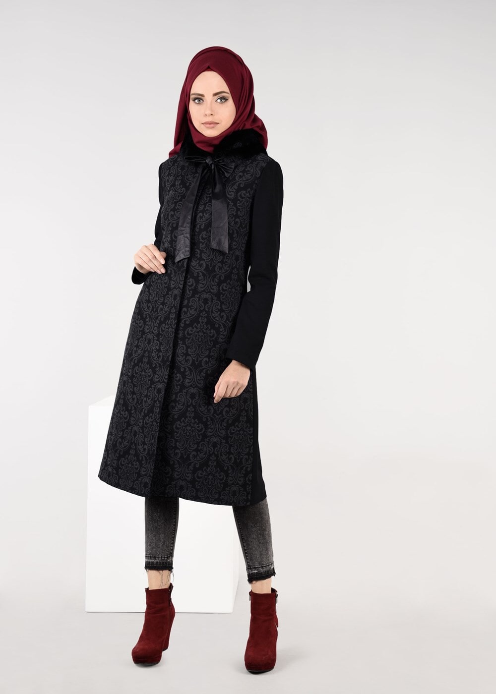 Tesettür giyim GRİ YAKASI BAĞCIKLI JAKARLI TRENÇKOT 1886