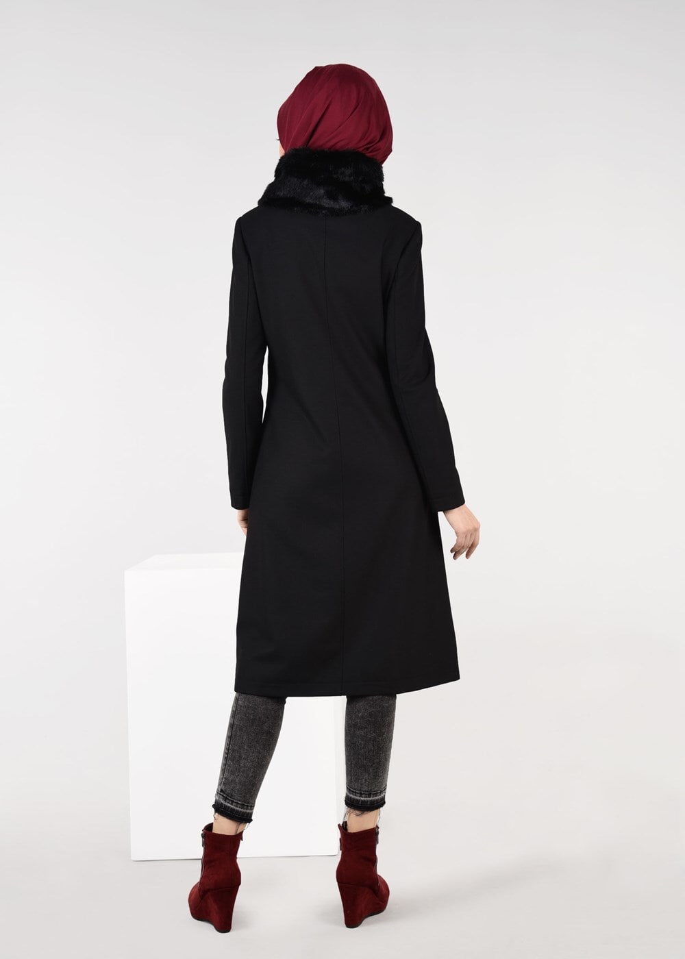 Tesettür giyim GRİ YAKASI BAĞCIKLI JAKARLI TRENÇKOT 1886