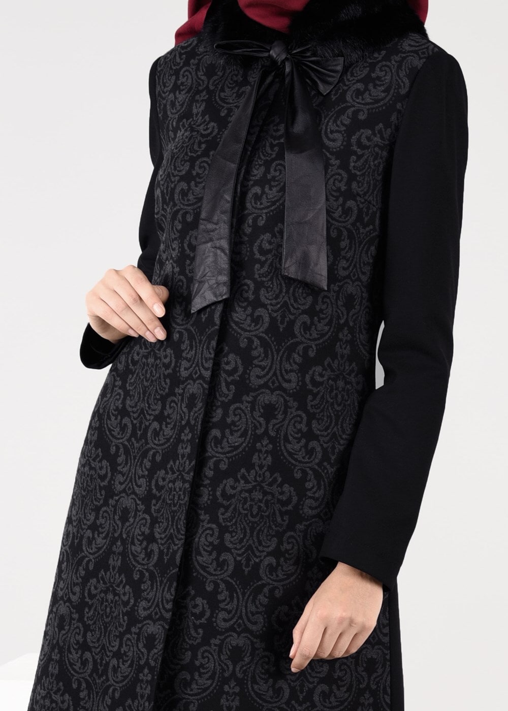 Tesettür giyim GRİ YAKASI BAĞCIKLI JAKARLI TRENÇKOT 1886