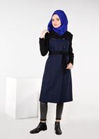 Tesettür giyim LACİVERT KAZAYAĞI DESENLİ KAPÜŞONLU TRENÇKOT 1925
