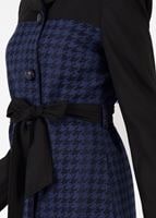 Tesettür giyim LACİVERT KAZAYAĞI DESENLİ KAPÜŞONLU TRENÇKOT 1925