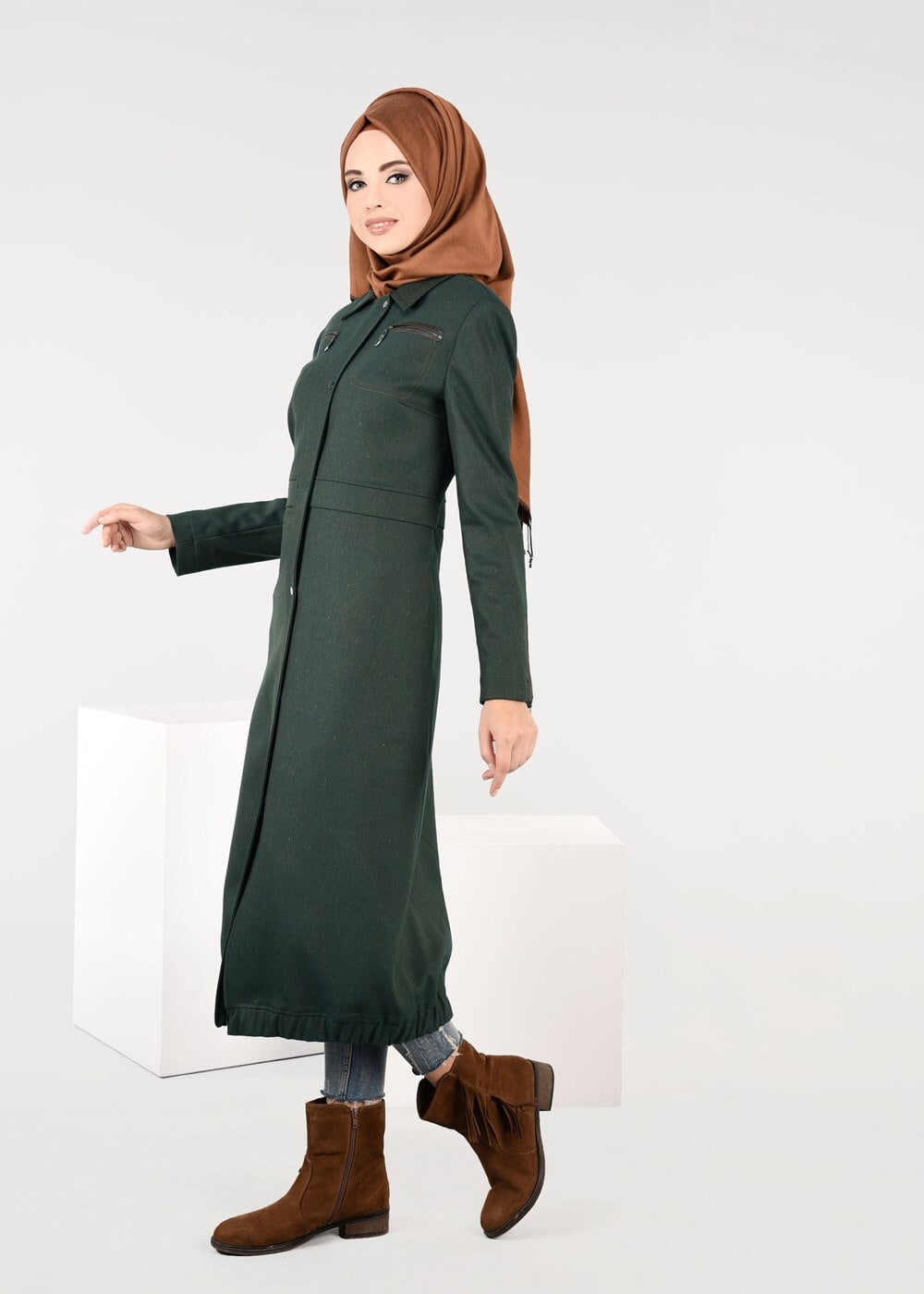 Tesettür giyim YEŞİL ETEK UCU LASTİKLİ TRENÇKOT 1929