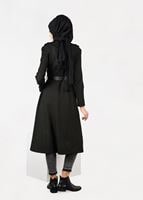 Tesettür giyim HAKİ SUNİ DERİ KUŞAKLI PUANTİYELİ TRENÇKOT 1937 