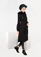 Tesettür giyim SİYAH MANŞETLERİ LASTİKLİ PELUŞ DETAYLI TRENÇKOT 1947 