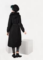 Tesettür giyim SİYAH MANŞETLERİ LASTİKLİ PELUŞ DETAYLI TRENÇKOT 1947 