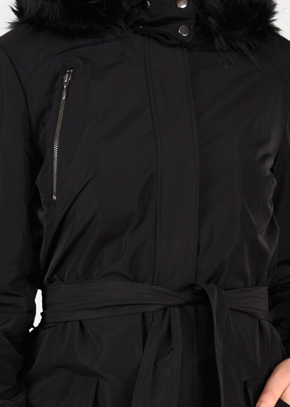 Tesettür giyim SİYAH MANŞETLERİ LASTİKLİ PELUŞ DETAYLI TRENÇKOT 1947 