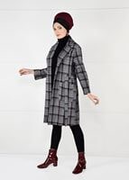 Tesettür giyim BORDO KUŞAKLI EKOSE TRENÇKOT 4948 