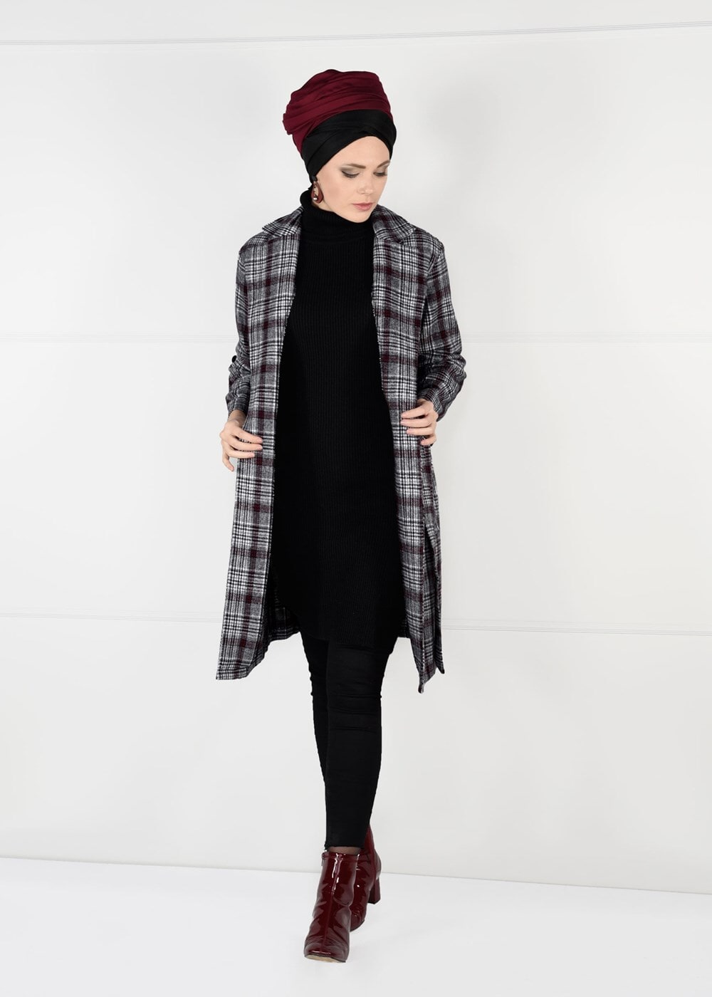 Tesettür giyim BORDO KUŞAKLI EKOSE TRENÇKOT 4948 