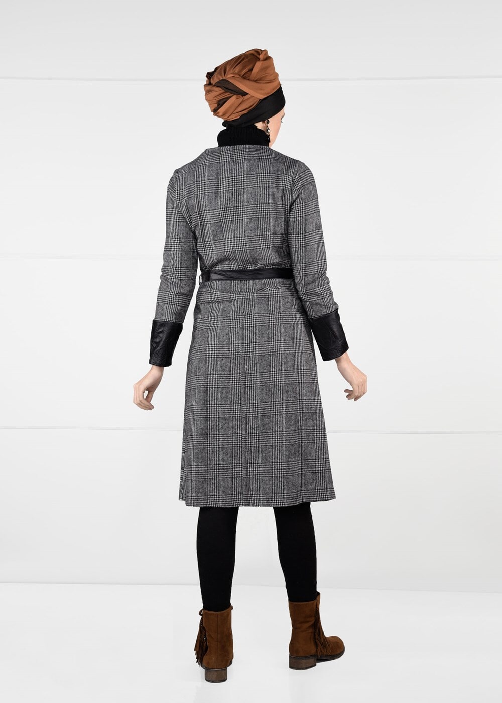 Tesettür giyim SİYAH KUŞAKLI EKOSE TRENÇKOT 5058 