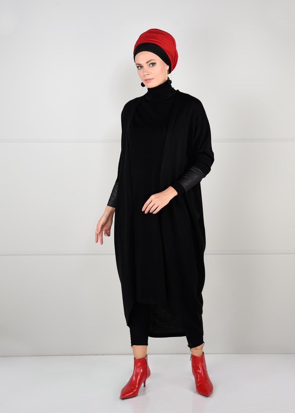 Tesettür giyim SİYAH SIRTI BASKILI TRİKO HIRKA 78441