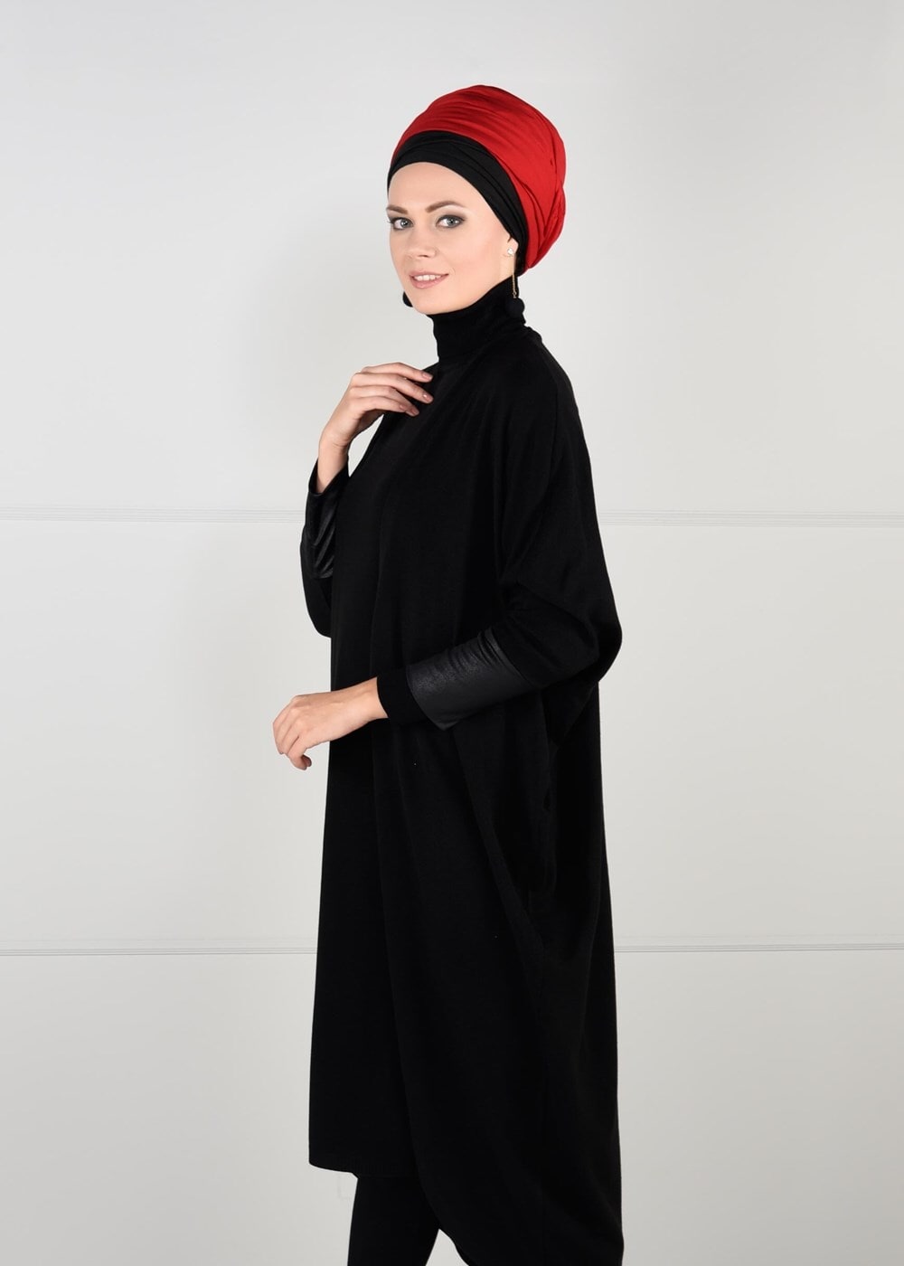 Tesettür giyim SİYAH SIRTI BASKILI TRİKO HIRKA 78441