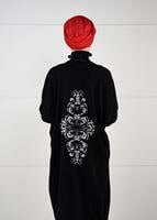 Tesettür giyim SİYAH SIRTI BASKILI TRİKO HIRKA 78441