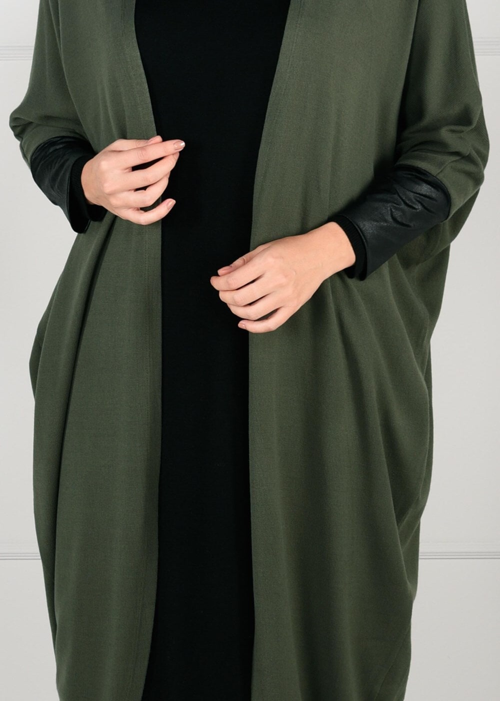 Tesettür giyim HAKİ SIRTI BASKILI TRİKO HIRKA 78441