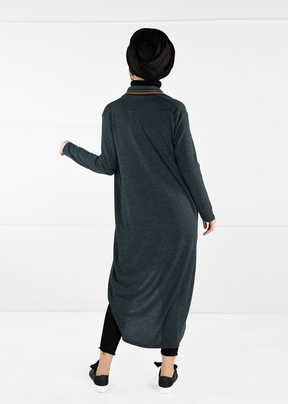 Tesettür giyim GRİ YAKASI ŞERİTLİ HIRKA 90651