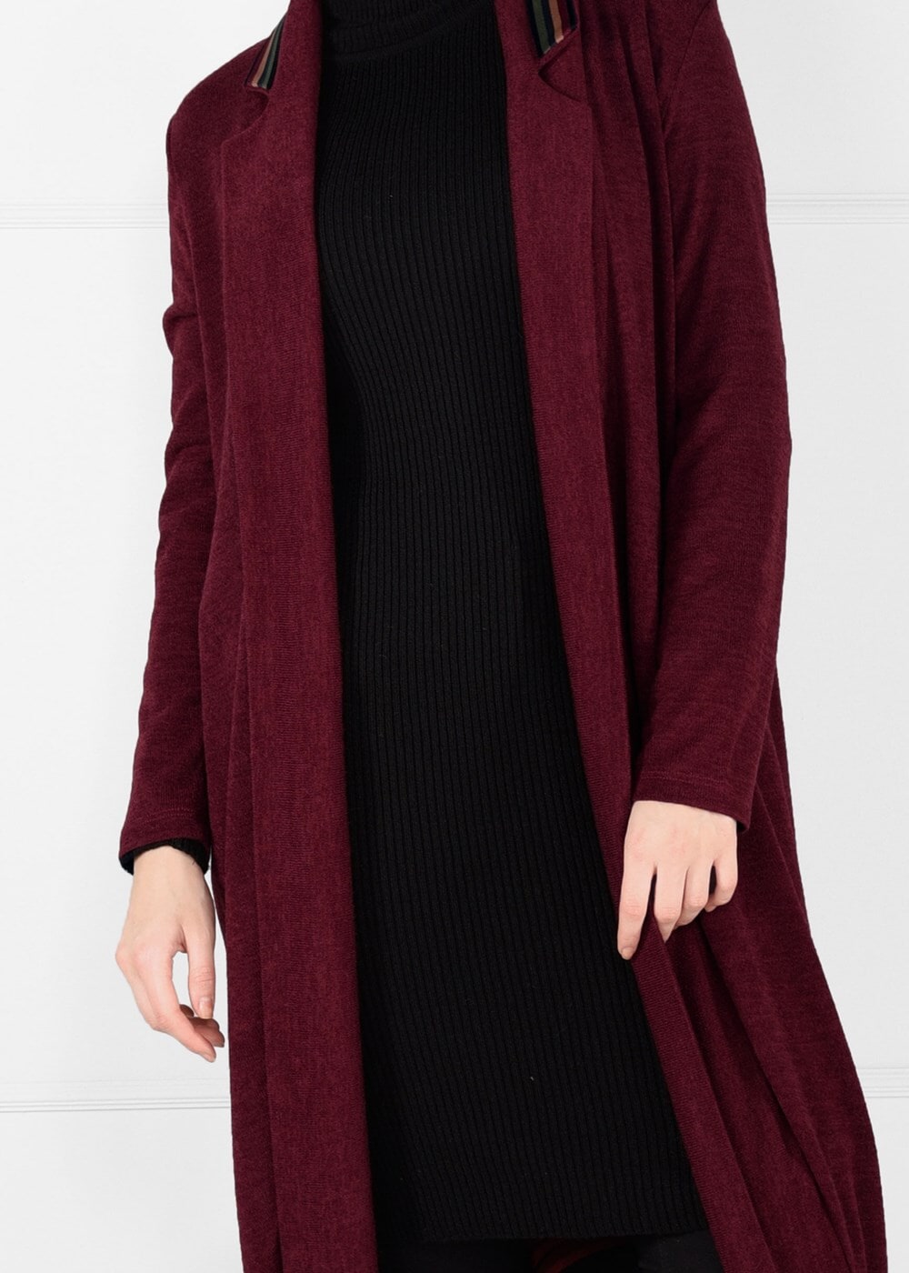 Tesettür giyim BORDO YAKASI ŞERİTLİ HIRKA 90651