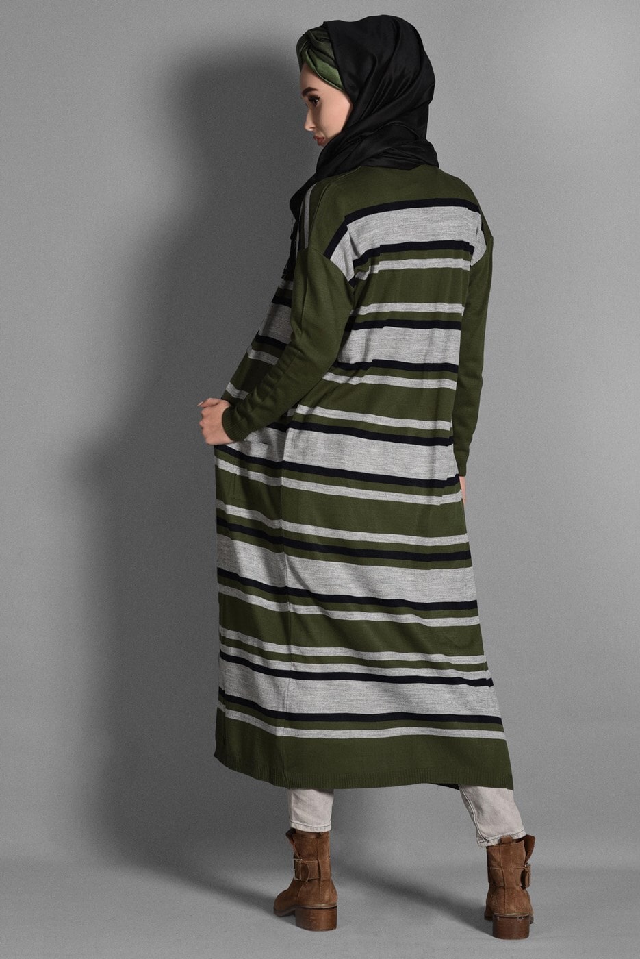 Tesettür giyim GRİ ÇİZGİLİ TRİKO HIRKA 4219