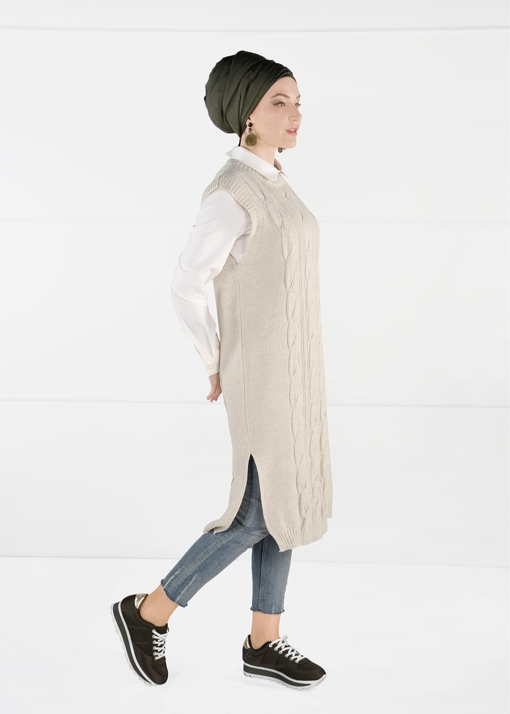 Tesettür giyim BEJ YANLARI YIRTMAÇLI TRİKO SÜVETER 6907 