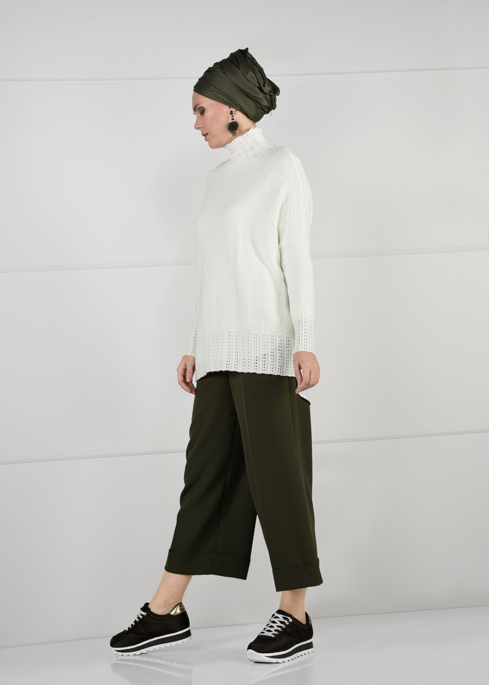 Hijab clothing ECRU MOCK-NECK OVERSIZE KNIT SWEATER 9101