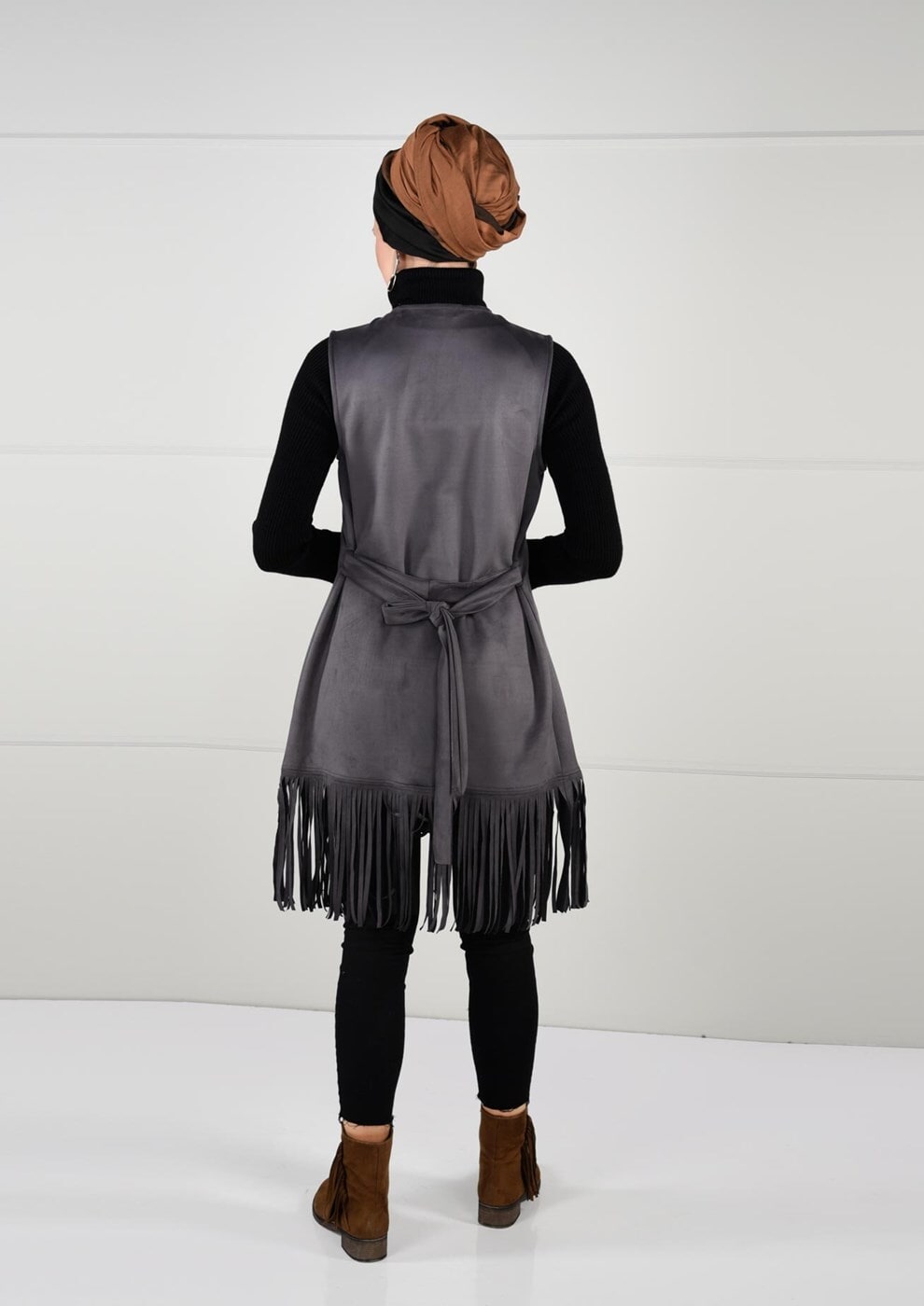 Tesettür giyim GRİ KUŞAKLI PÜSKÜLLÜ SÜET YELEK 36341