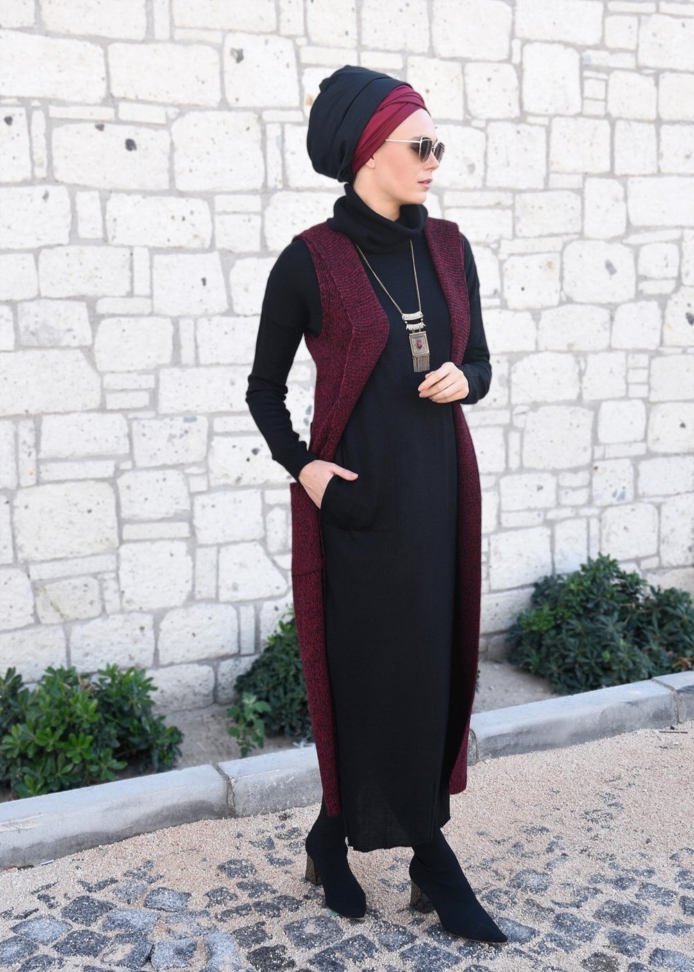 Tesettür giyim BORDO KAPÜŞONLU TRİKO YELEK 55141