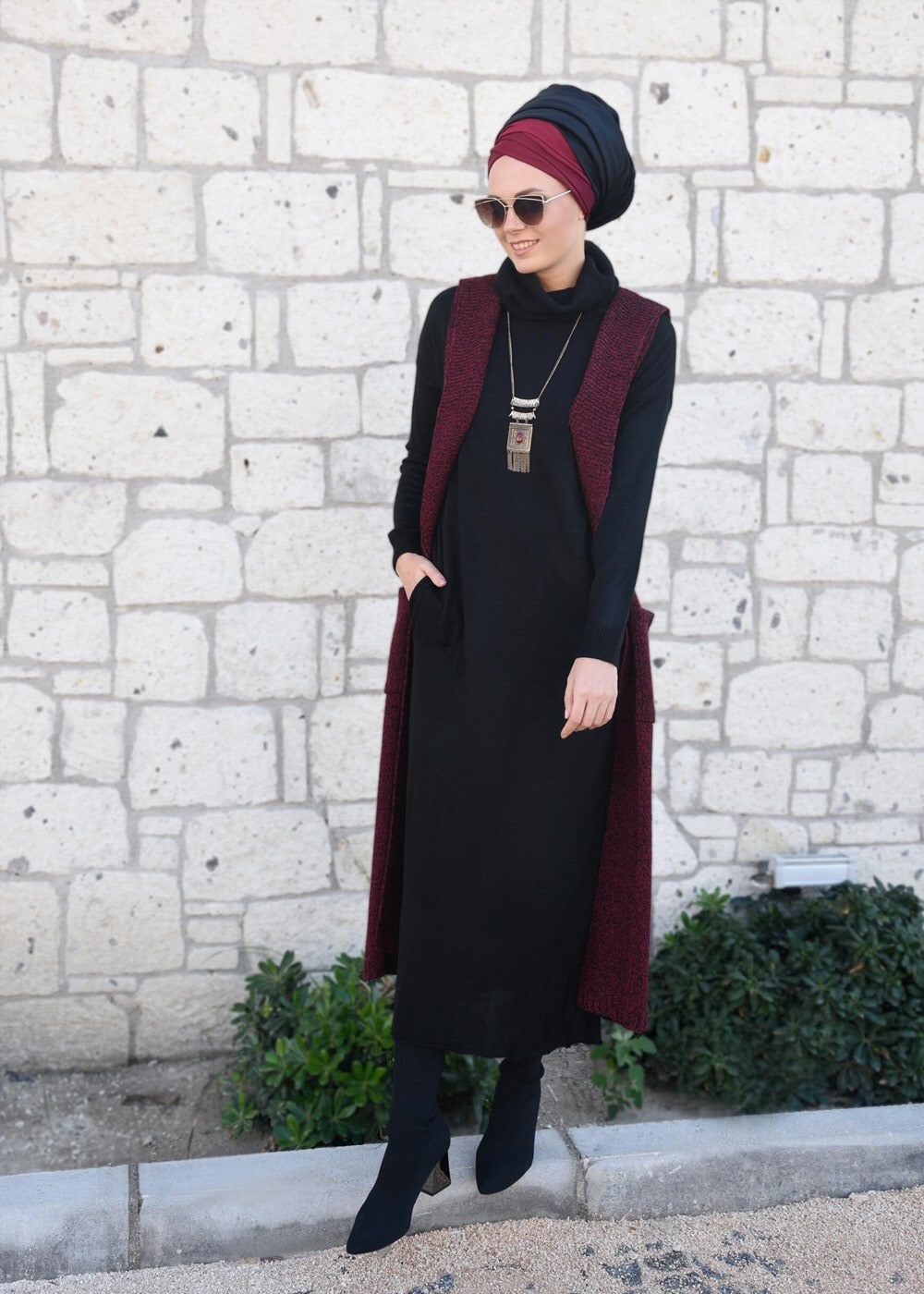 Tesettür giyim BORDO KAPÜŞONLU TRİKO YELEK 55141