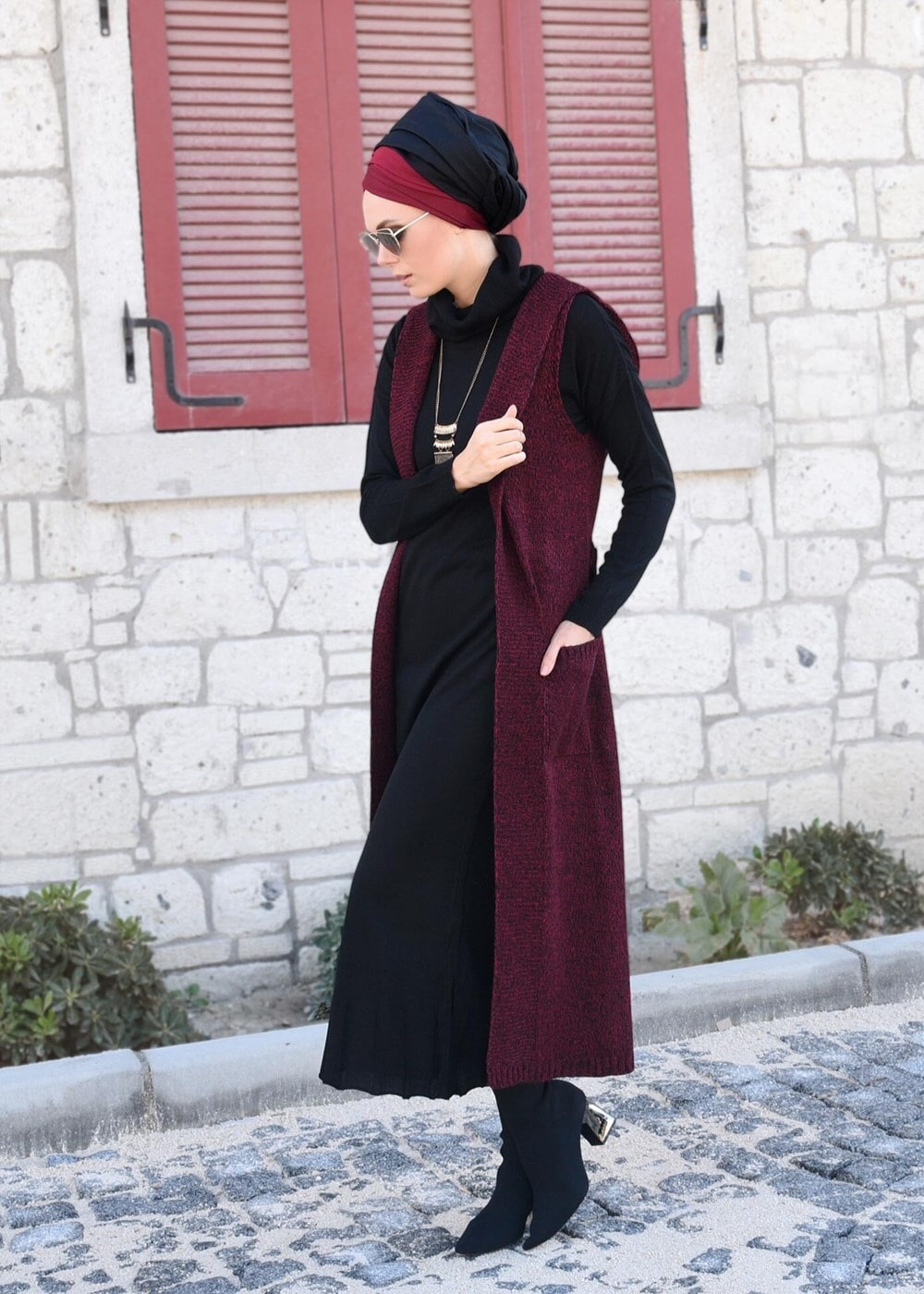 Tesettür giyim BORDO KAPÜŞONLU TRİKO YELEK 55141