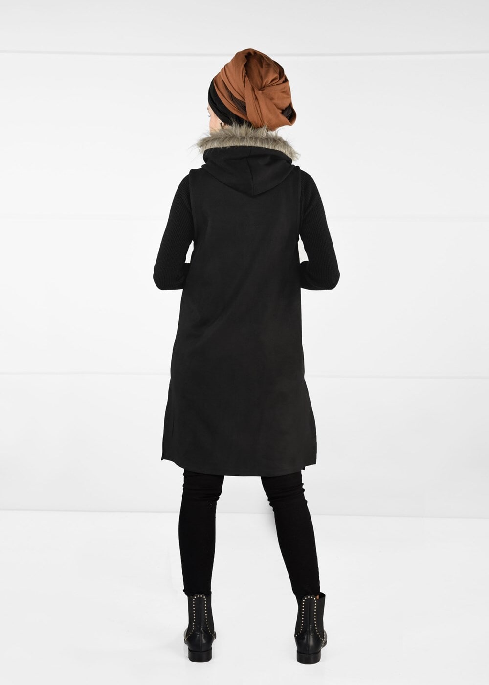 Tesettür giyim SİYAH PELUŞ DETAYLI YIRTMAÇLI SÜET YELEK 94451