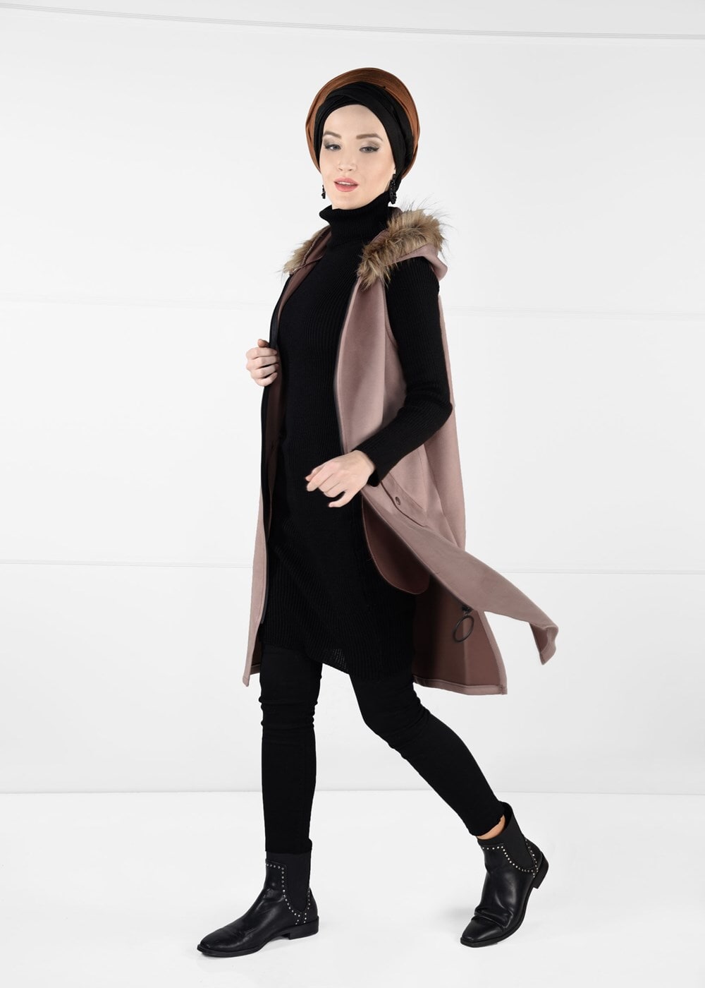 Tesettür giyim BEJ PELUŞ DETAYLI YIRTMAÇLI SÜET YELEK 94451